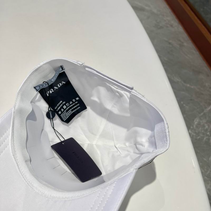 Prada cap (180)