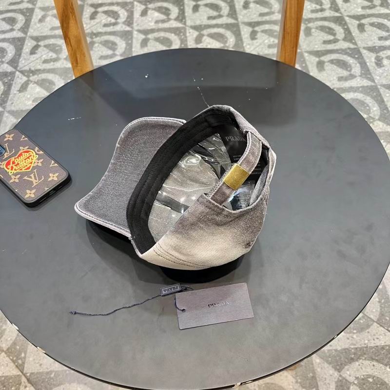 Prada cap (38)