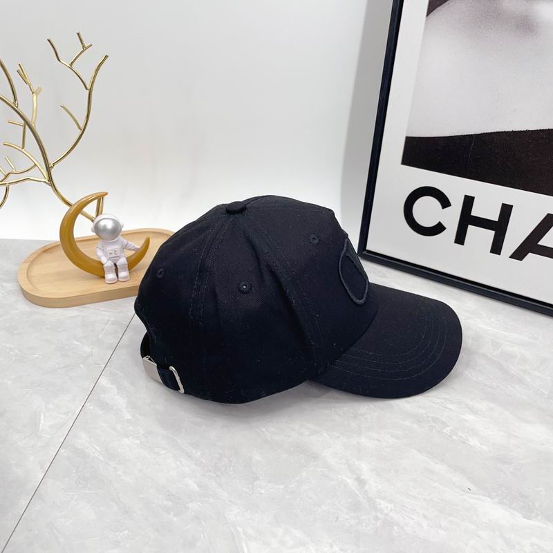 Valentino Cap dx (4)