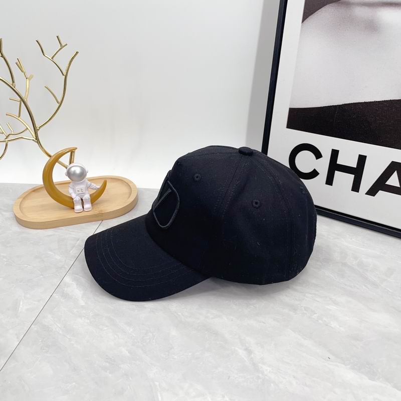 Valentino Cap dx (6)