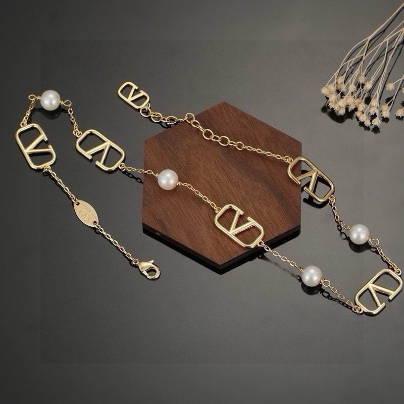 Valentino necklace 01yxh48 (2)