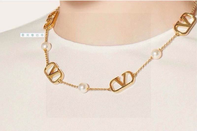 Valentino necklace 01yxh48 (4)