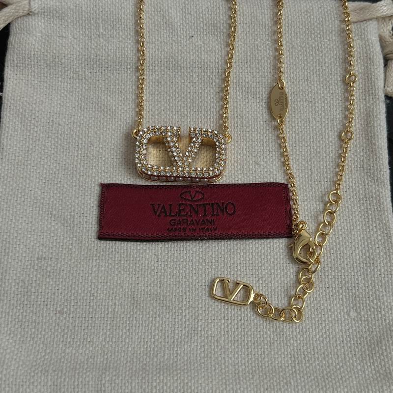 Valentino necklace 03yxh61 (5)