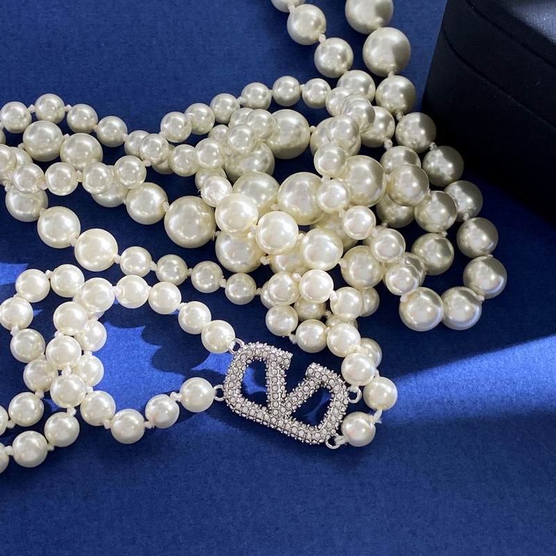Valentino necklace 03yxh62 (2)