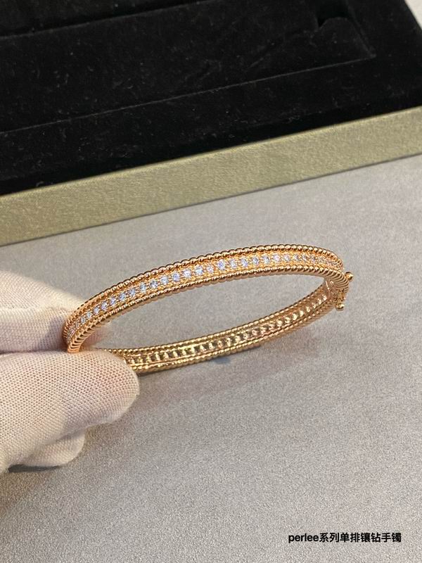 Van Cleef & Arpels bracelet 03lyh46 (3)