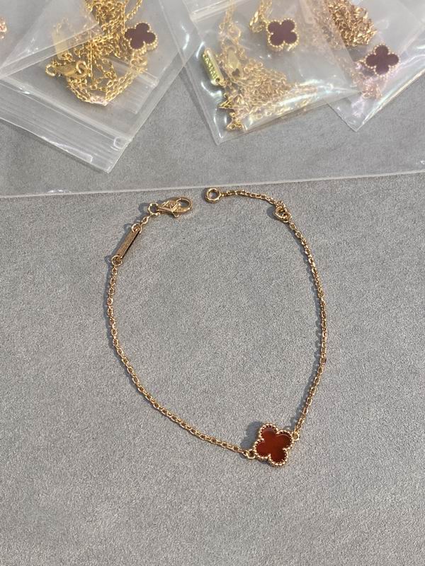 Van Cleef & Arpels bracelet 03lyh54 (2)