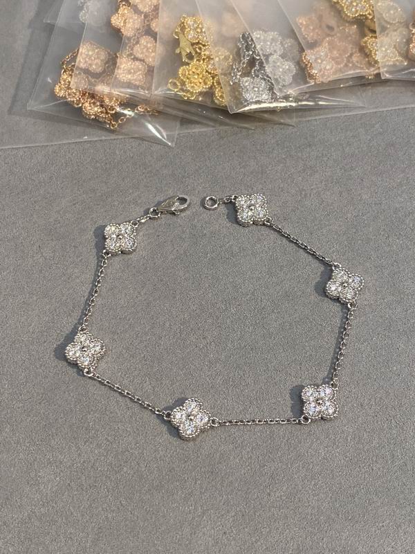 Van Cleef & Arpels bracelet 03lyh55 (1)