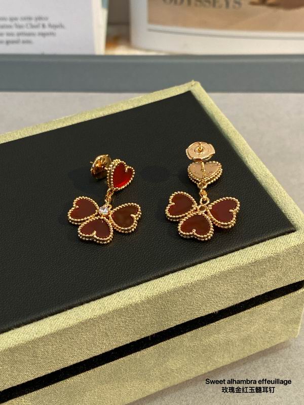 Van Cleef & Arpels earring 03lyh24 (2)