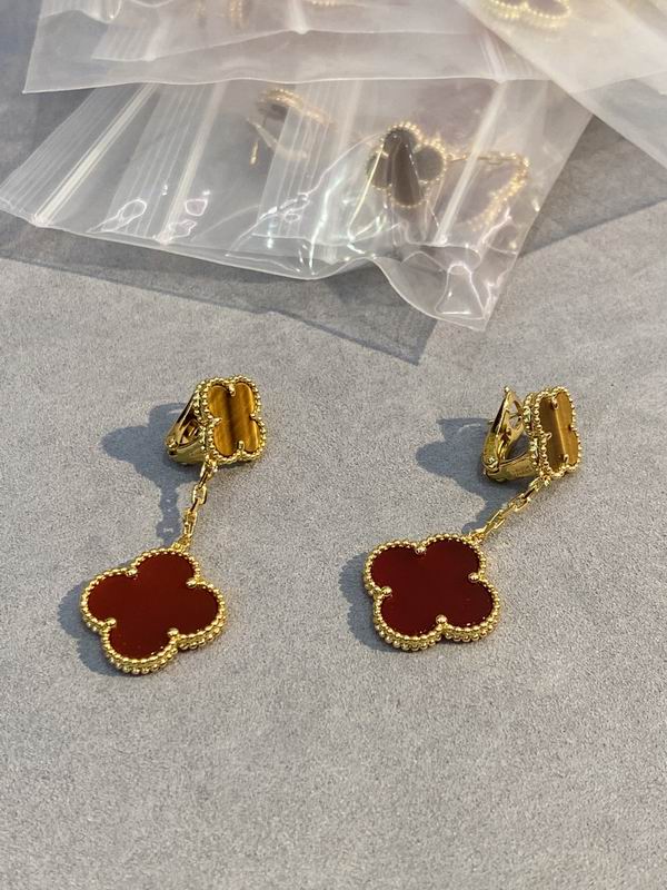 Van Cleef & Arpels earring 03lyh35 (1)