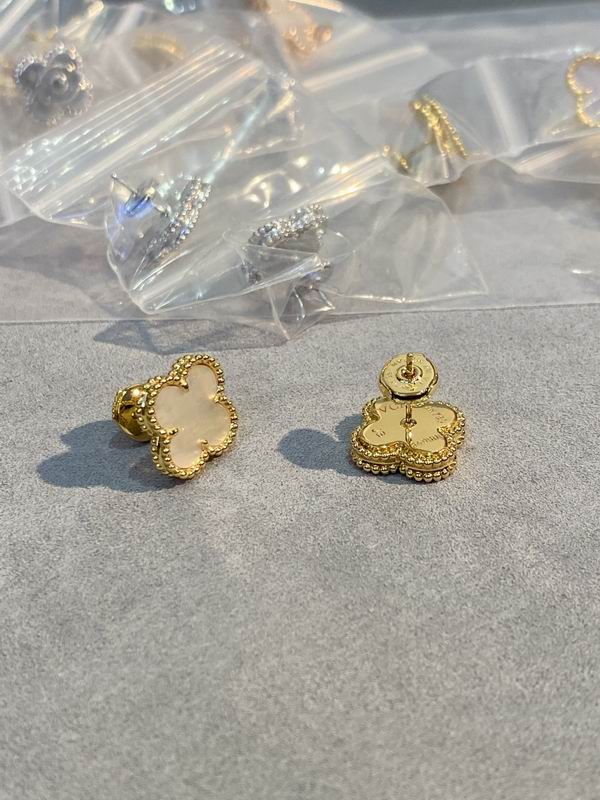 Van Cleef & Arpels earring 03lyh38 (1)