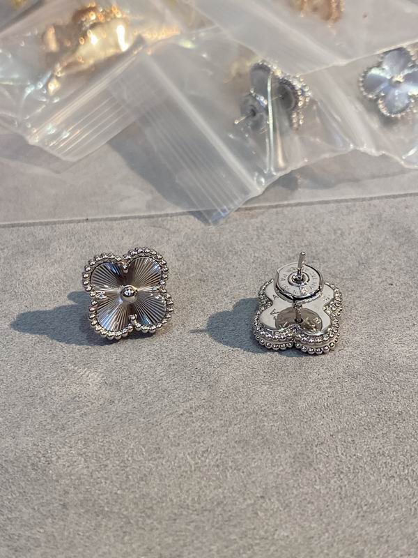 Van Cleef & Arpels earring 03lyh38 (15)