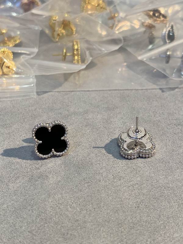 Van Cleef & Arpels earring 03lyh38 (4)