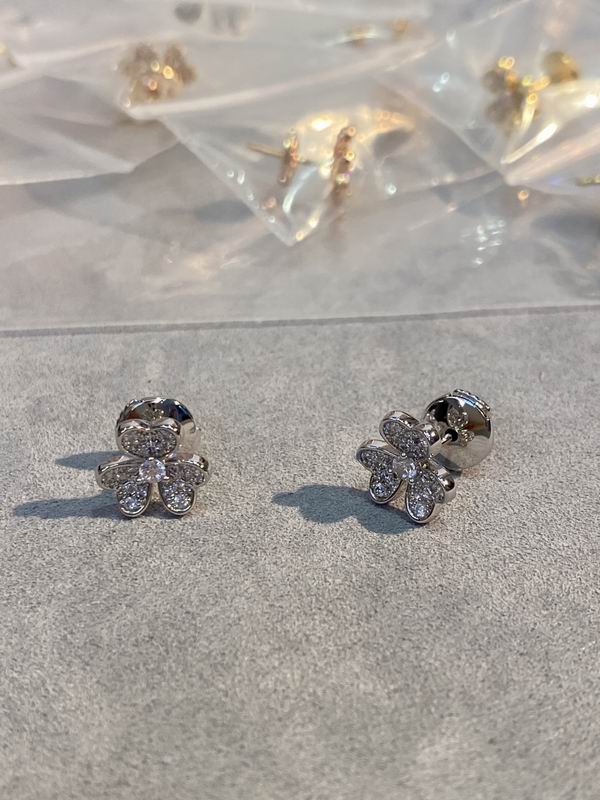 Van Cleef & Arpels earring 03lyh42 (2)