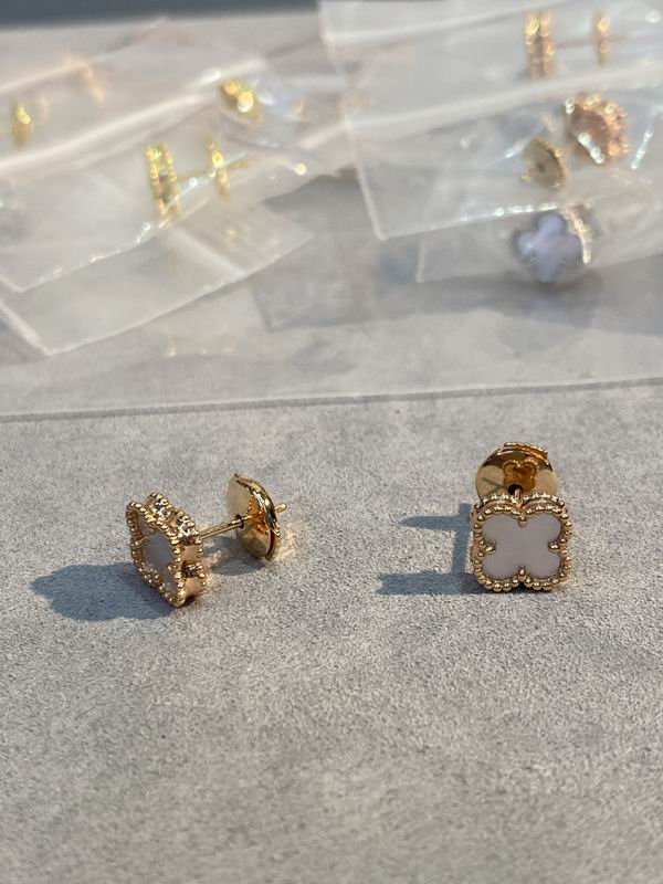 Van Cleef & Arpels earring 03lyh44 (1)
