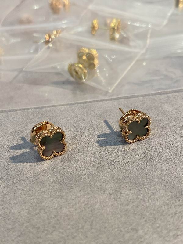 Van Cleef & Arpels earring 03lyh44 (14)