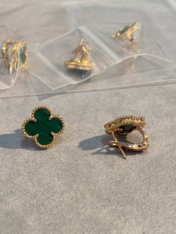 Van Cleef & Arpels earring 03lyh44 (18)