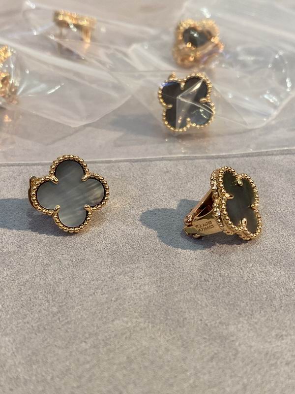 Van Cleef & Arpels earring 03lyh44 (23)