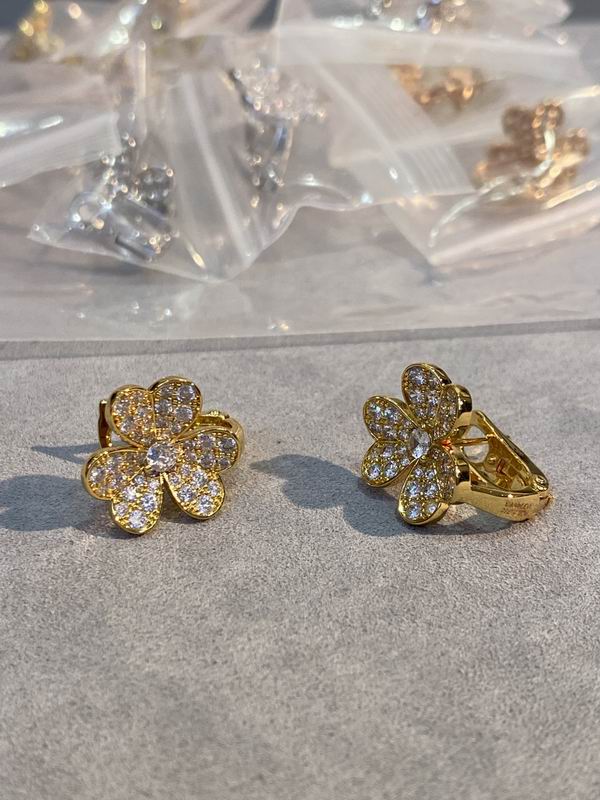 Van Cleef & Arpels earring 03lyh44 (25)