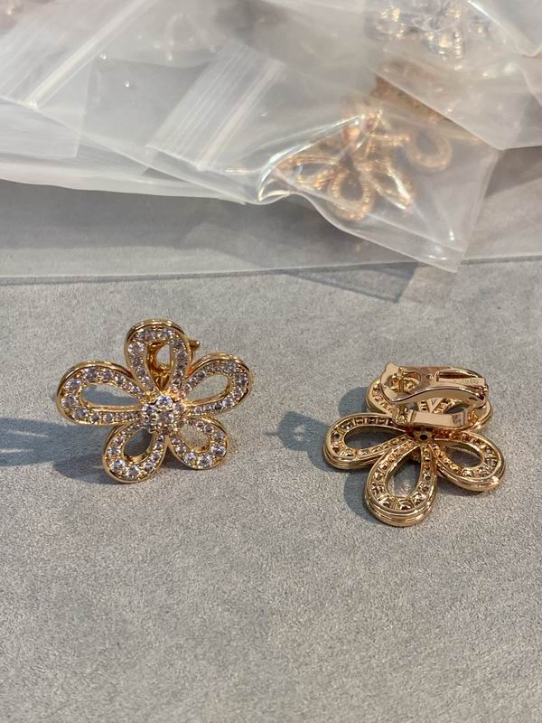 Van Cleef & Arpels earring 03lyh45 (3)