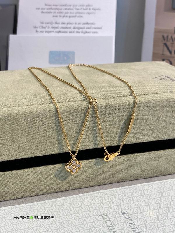 Van Cleef & Arpels necklace 03lyh44 (5)