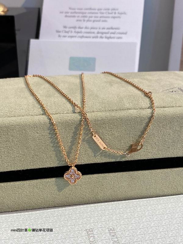 Van Cleef & Arpels necklace 03lyh44 (6)