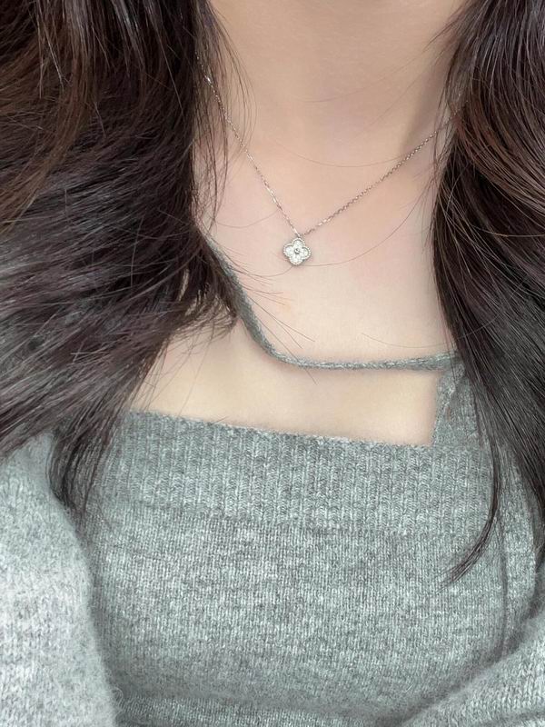 Van Cleef & Arpels necklace 03lyh44 (9)