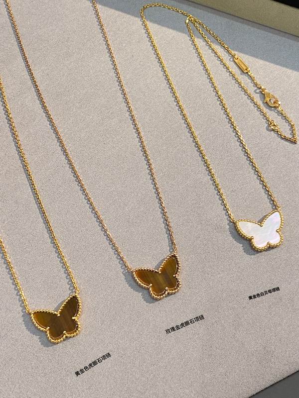 Van Cleef & Arpels necklace 03lyh45 (1)