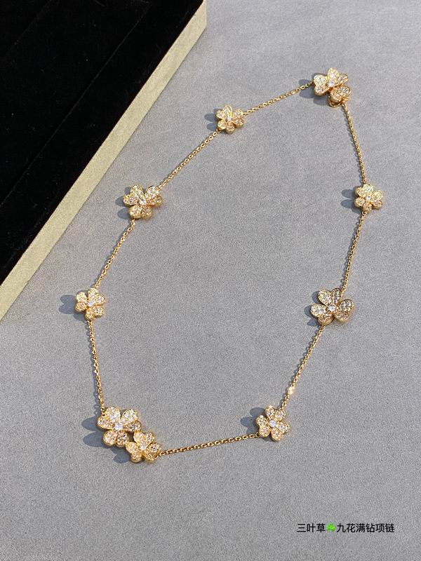 Van Cleef & Arpels necklace 03lyh49 (2)