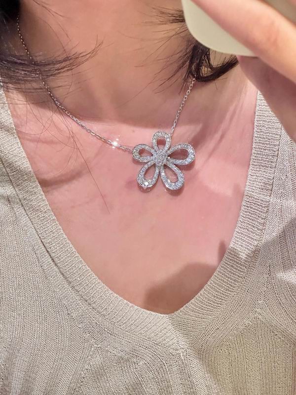 Van Cleef & Arpels necklace 03lyh53 (6)