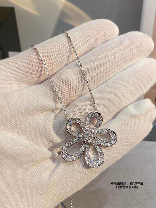 Van Cleef & Arpels necklace 03lyh53 (7)