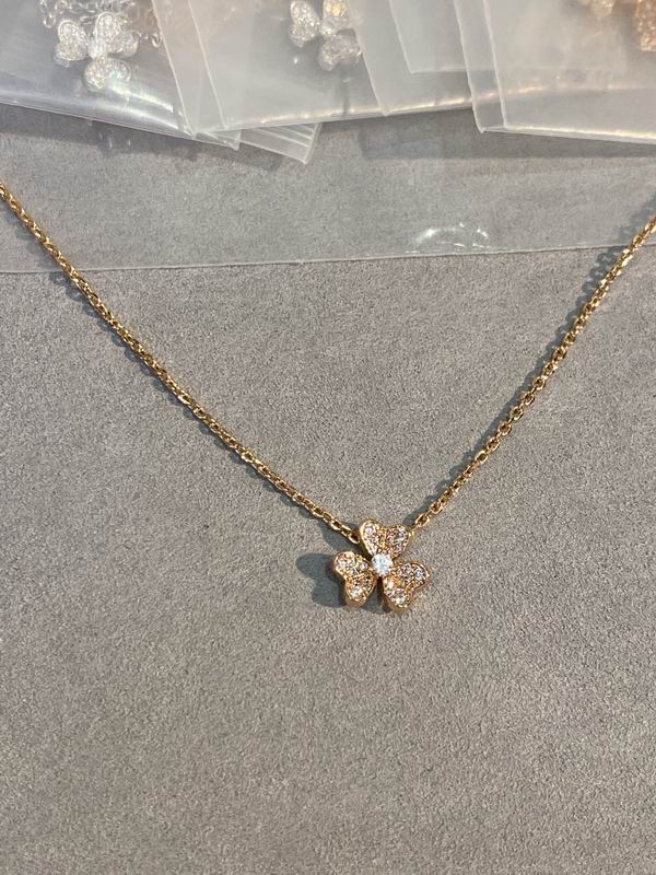 Van Cleef & Arpels necklace 03lyh55 (3)