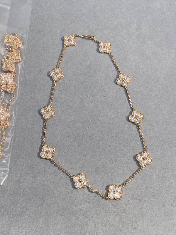 Van Cleef & Arpels necklace 03lyh57 (2)