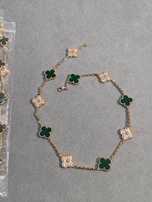 Van Cleef & Arpels necklace 03lyh58 (1)