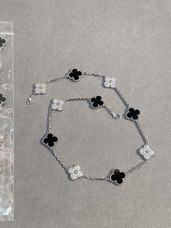 Van Cleef & Arpels necklace 03lyh58 (3)