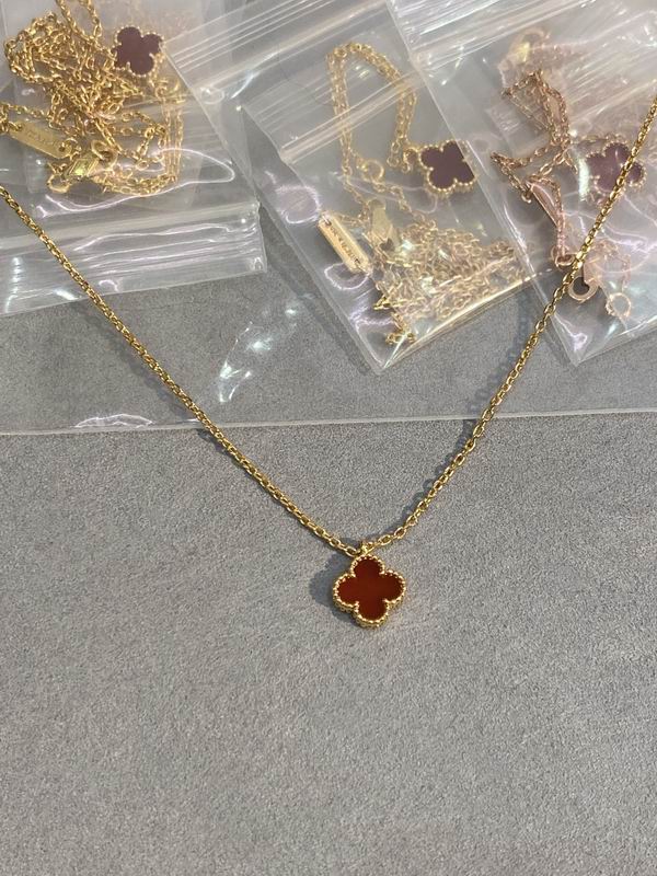 Van Cleef & Arpels necklace 03lyh61 (1)