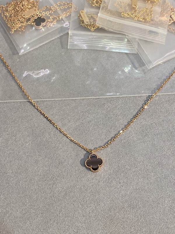 Van Cleef & Arpels necklace 03lyh61 (4)