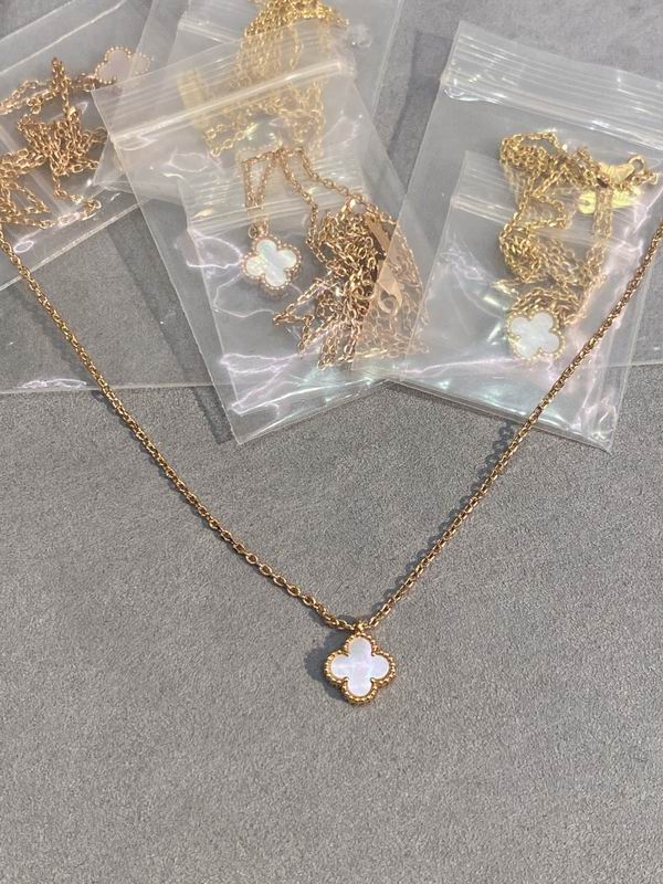 Van Cleef & Arpels necklace 03lyh61 (5)