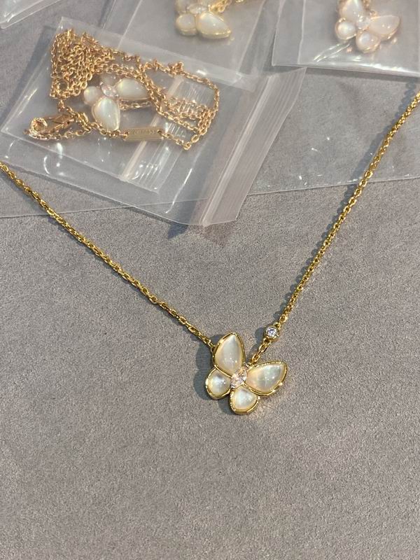 Van Cleef & Arpels necklace 03lyh62 (1)