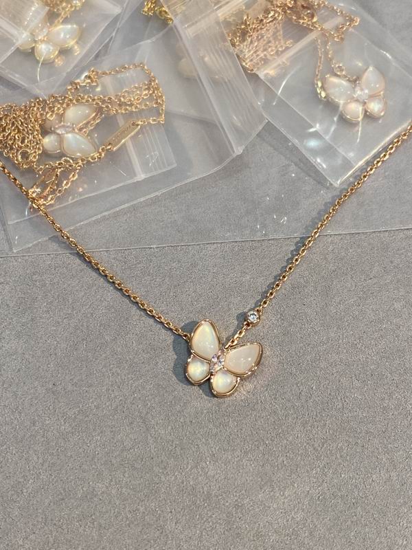 Van Cleef & Arpels necklace 03lyh62 (2)
