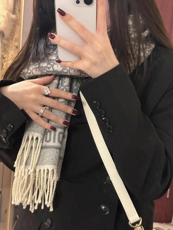 Van Cleef & Arpels ring 03lyh17 (7)