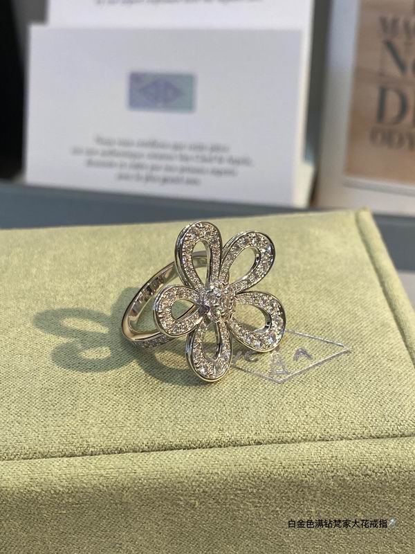 Van Cleef & Arpels ring 03lyh20 (3)