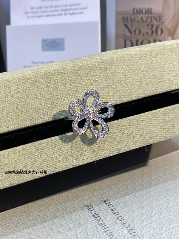 Van Cleef & Arpels ring 03lyh20 (4)