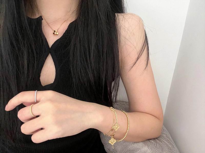 Van Cleef & Arpels ring 03lyh22 (7)