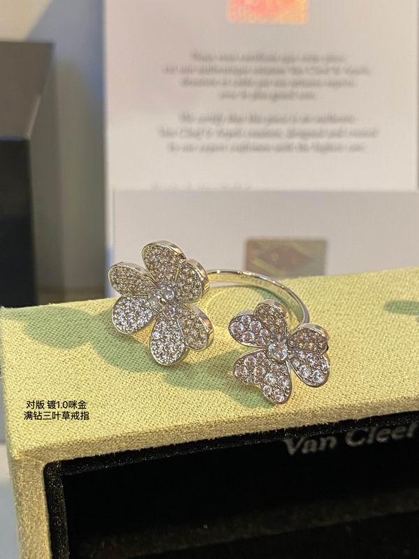 Van Cleef & Arpels ring 03lyh23 (4)