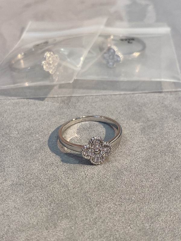 Van Cleef & Arpels ring 03lyh28 (14)