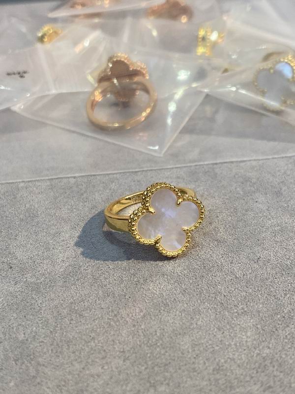 Van Cleef & Arpels ring 03lyh28 (5)