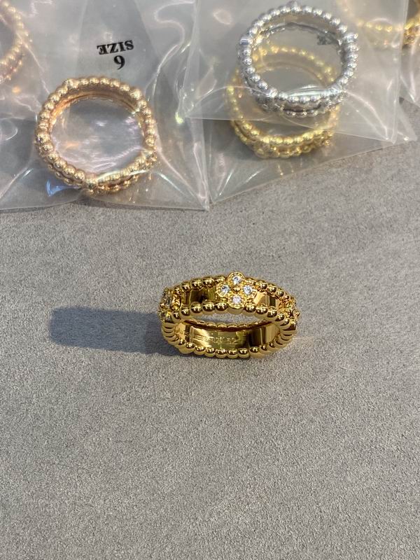 Van Cleef & Arpels ring 03lyh29 (3)