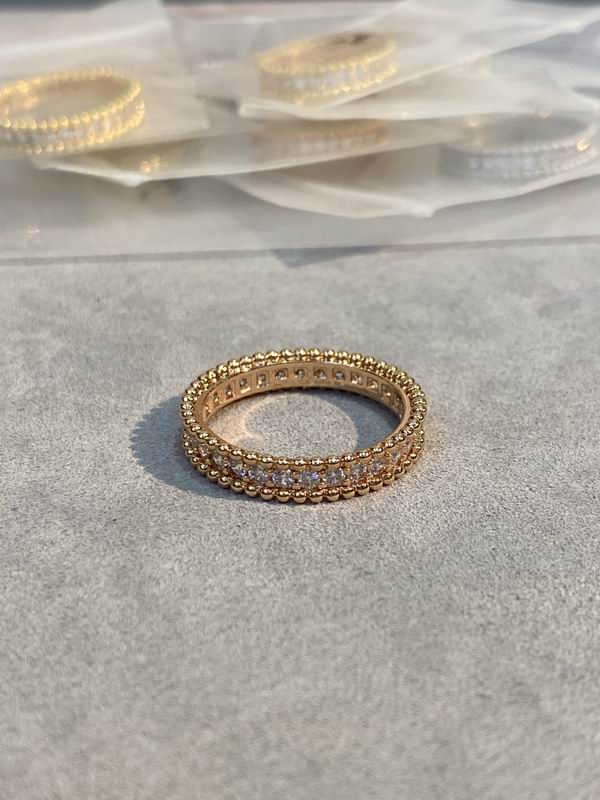 Van Cleef & Arpels ring 03lyh31 (1)