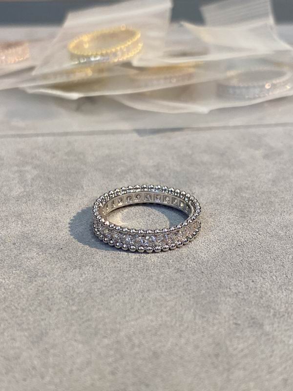 Van Cleef & Arpels ring 03lyh31 (2)