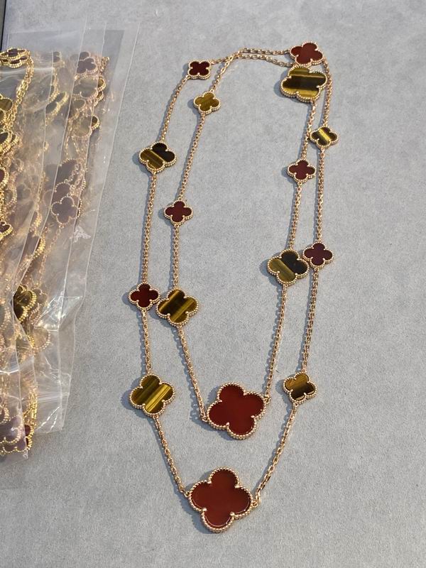 Van Cleef & Arpels suits 03lyh02 (3)